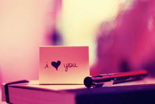 30 Romantic Short & Sweet Love Notes You Can Use Anywhere!