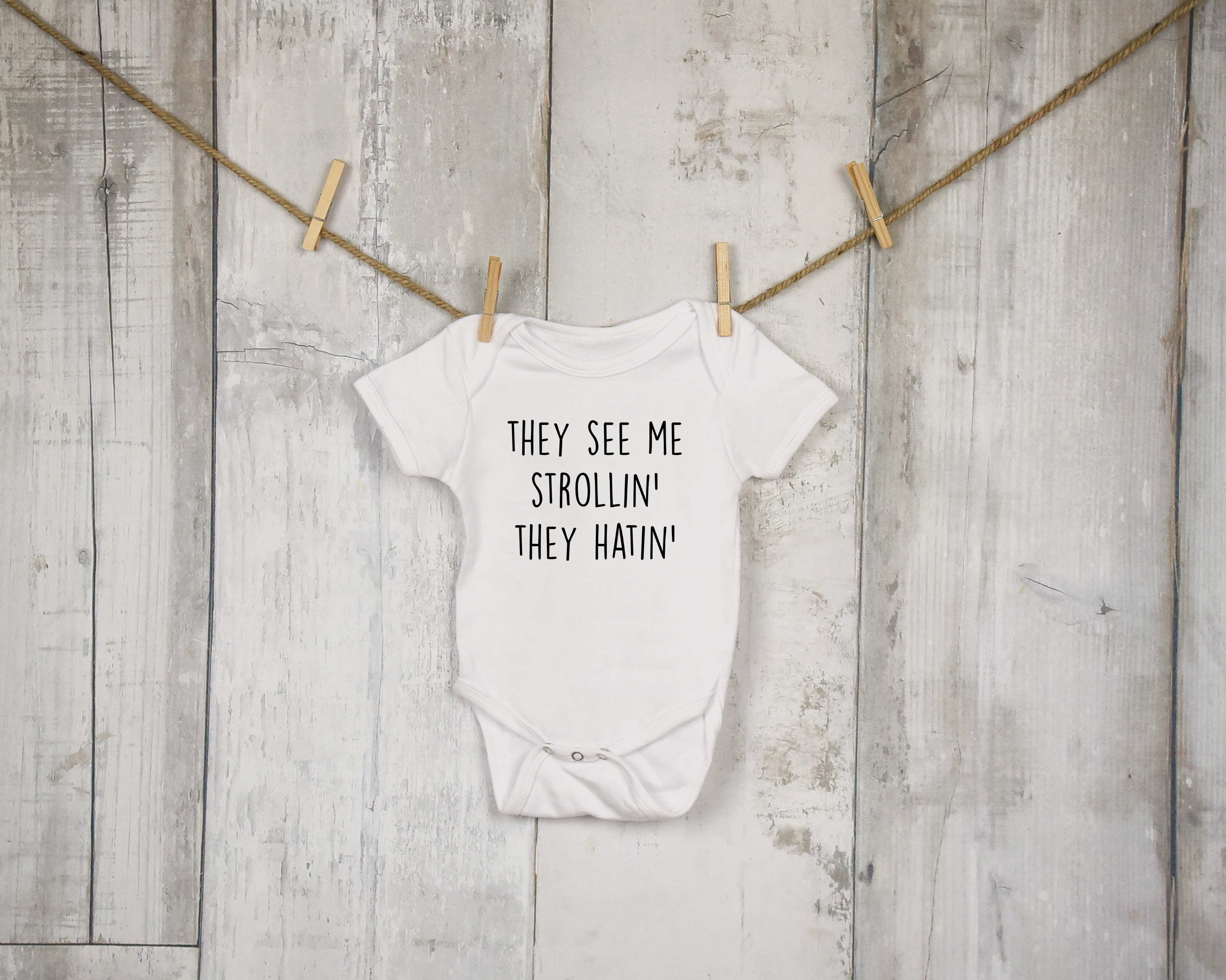 Must Have Gifts For New Moms & Dads That Are Funny & Adorable